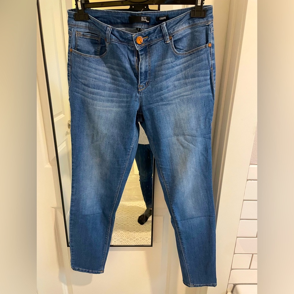 1822 Adrianna jeans